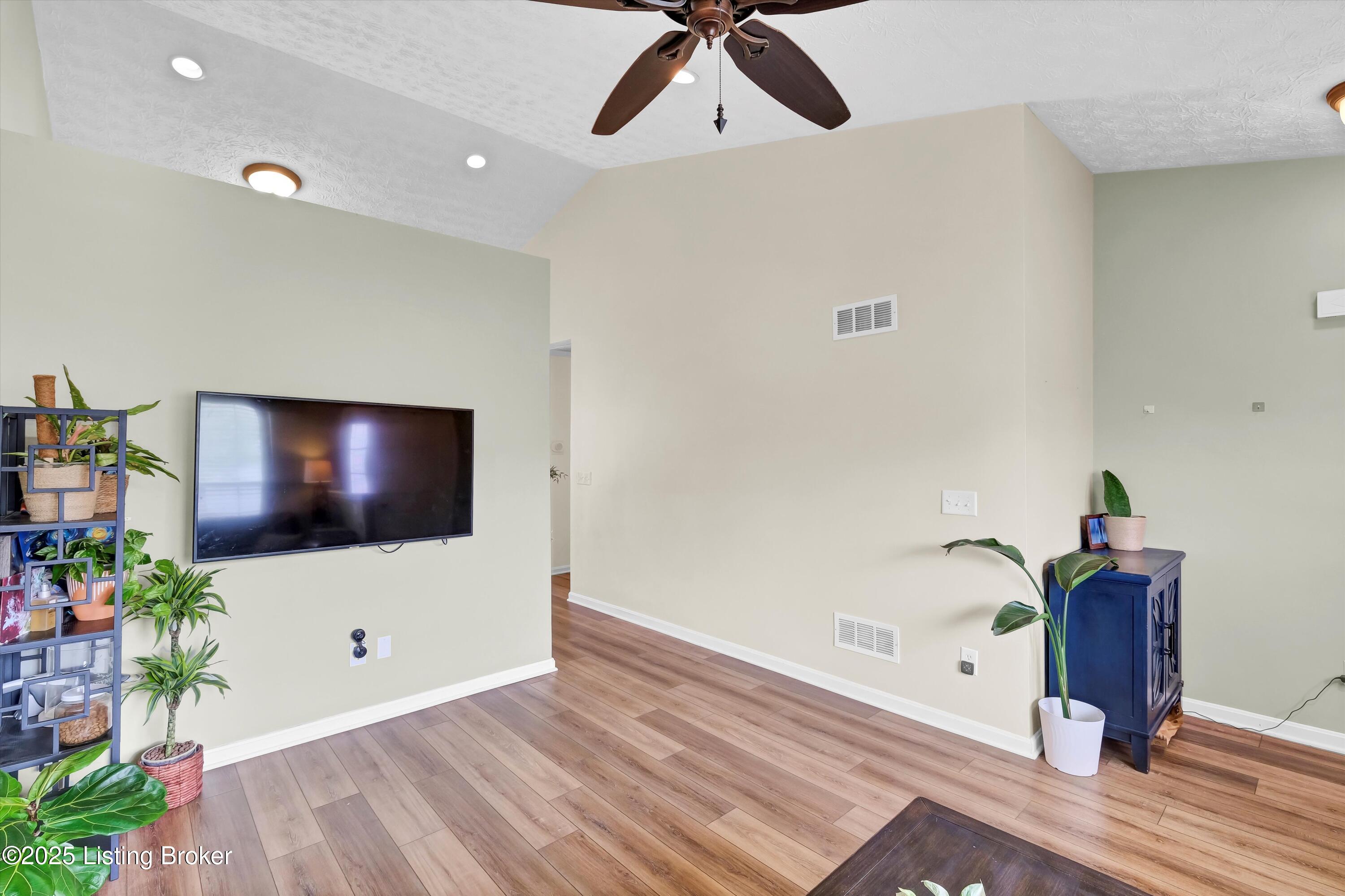 14520 Landis Villa Dr, Louisville, Pennsylvania image 11