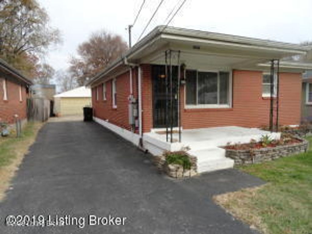 Photo of 5531 Halstead Ave, Louisville, KY 40213 (MLS # 1712621)