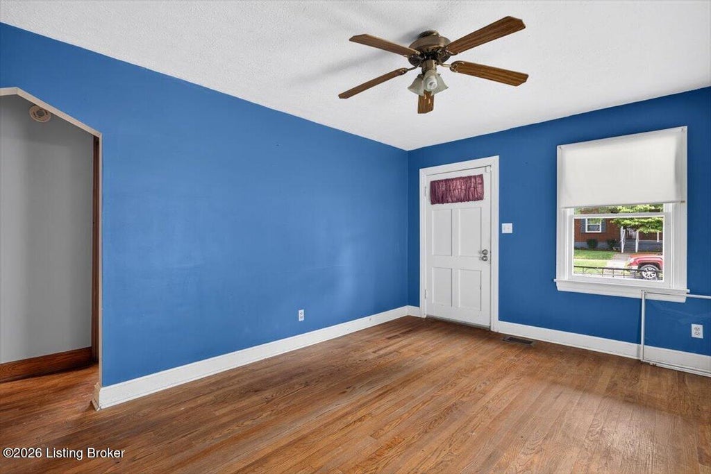 Photo of 3750 Kahlert Ave, Louisville, KY 40215 (MLS # 1725763)