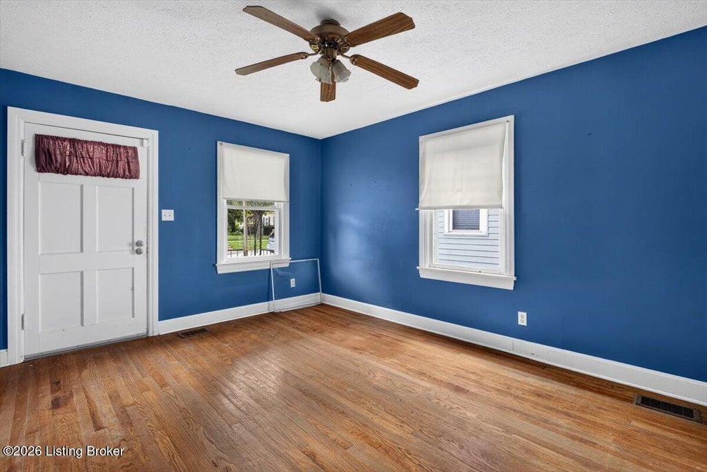 Photo of 3750 Kahlert Ave, Louisville, KY 40215 (MLS # 1725763)