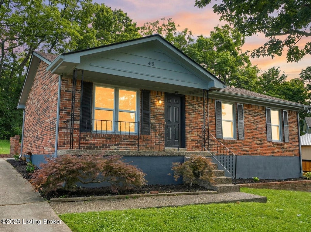 Photo of 49 Fleming Rd, Shelbyville, KY 40065 (MLS # 1721130)