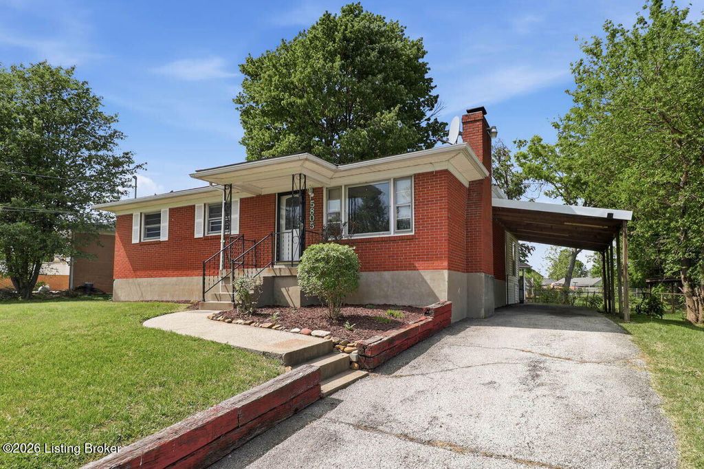 Photo of 5805 Rocky Mountain Dr, Louisville, KY 40219 (MLS # 1715168)