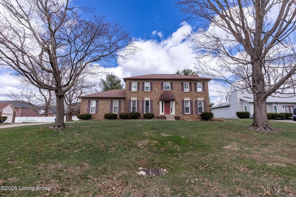 Photo of 10417 Scarlet Oak Ct, Louisville, KY 40241 (MLS # 1712002)