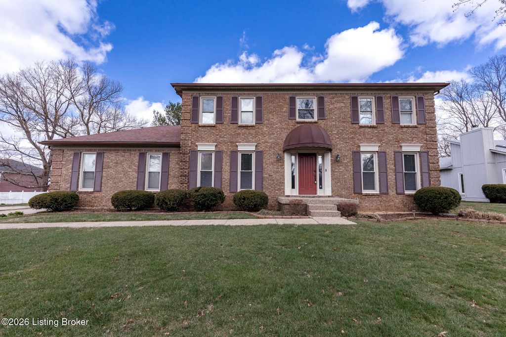 Photo of 10417 Scarlet Oak Ct, Louisville, KY 40241 (MLS # 1712002)