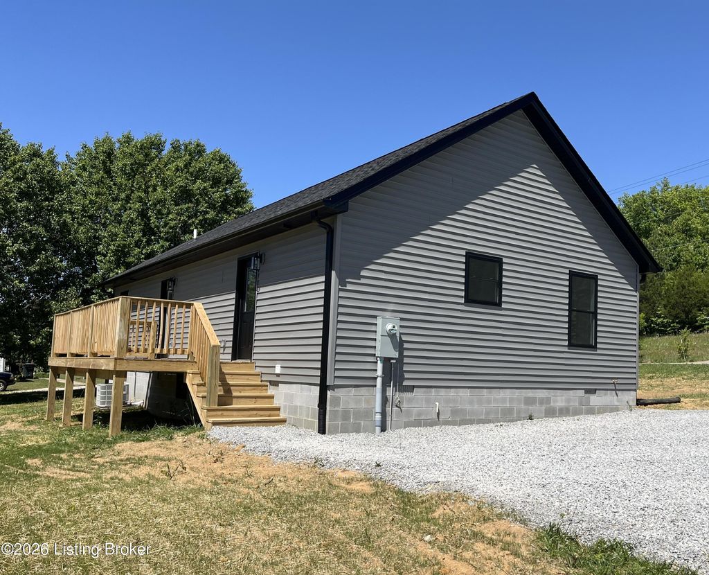 Photo of 205 Olive Ave, Bonnieville, KY 42713 (MLS # 1717701)