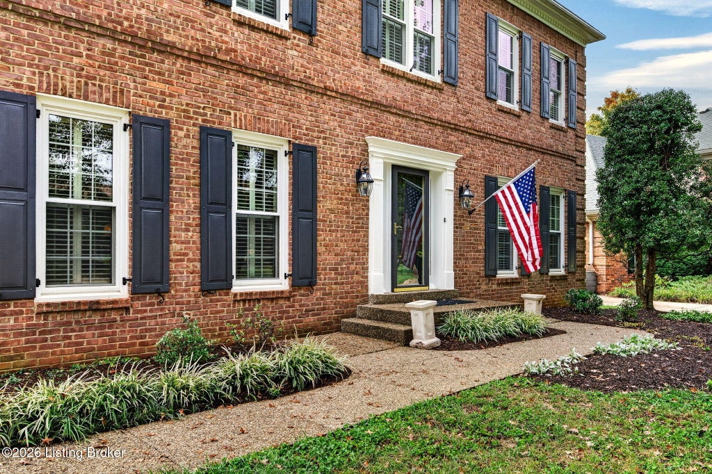 Photo of 2710 Sycamore Woods Ct, Louisville, KY 40241 (MLS # 1728225)