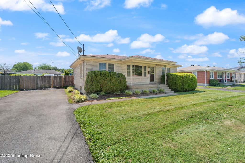 Photo of 9311 Fiesta Way, Louisville, KY 40272 (MLS # 1723455)