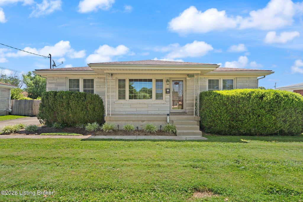 Photo of 9311 Fiesta Way, Louisville, KY 40272 (MLS # 1723455)