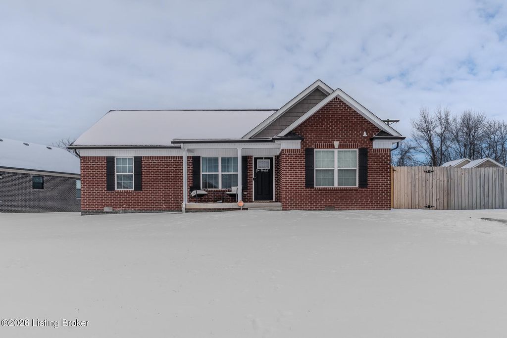 Photo of 100 Liberty Ln, Bardstown, KY 40004 (MLS # 1708046)