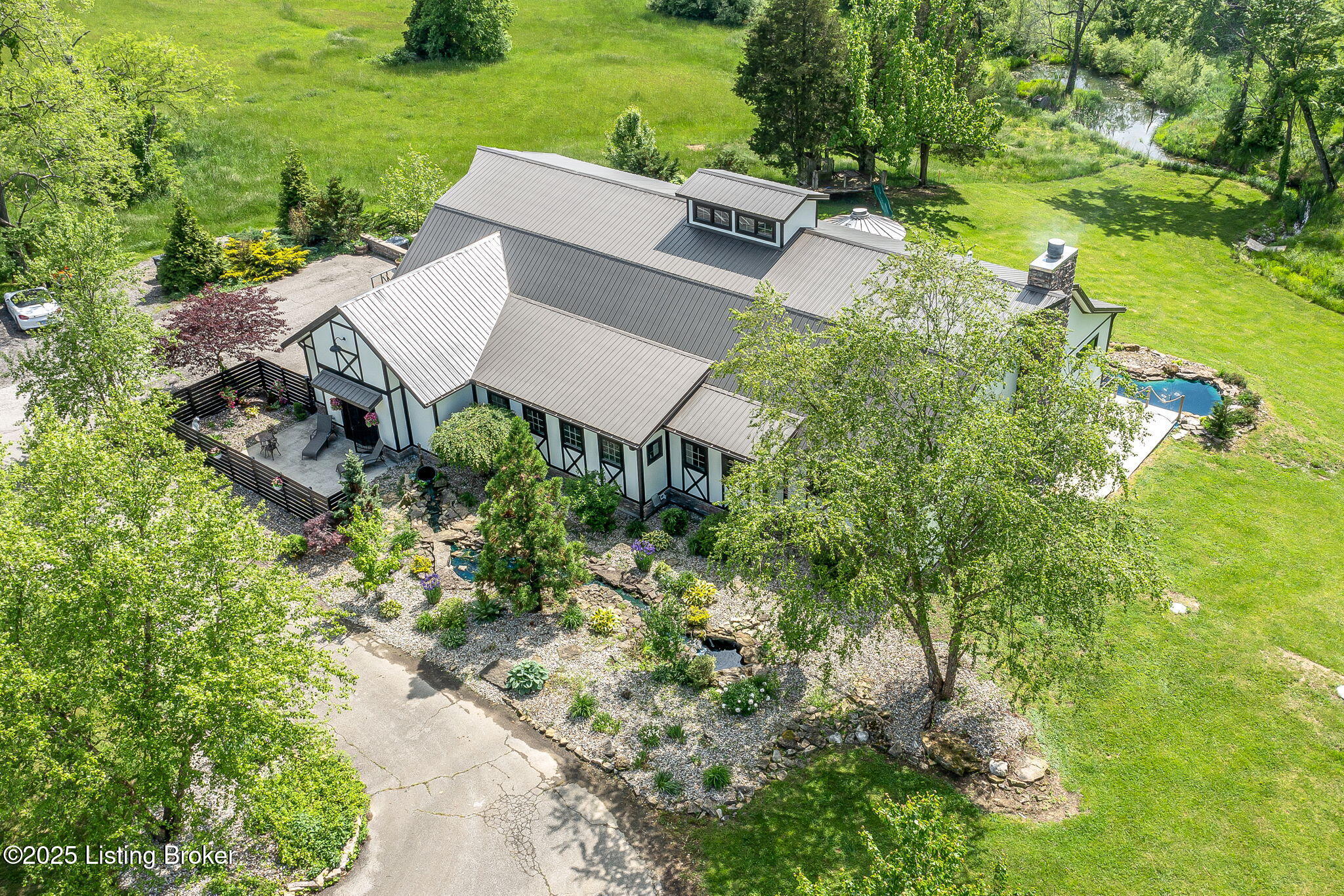 302 S Zoar Church Rd, Madison, Pennsylvania image 2