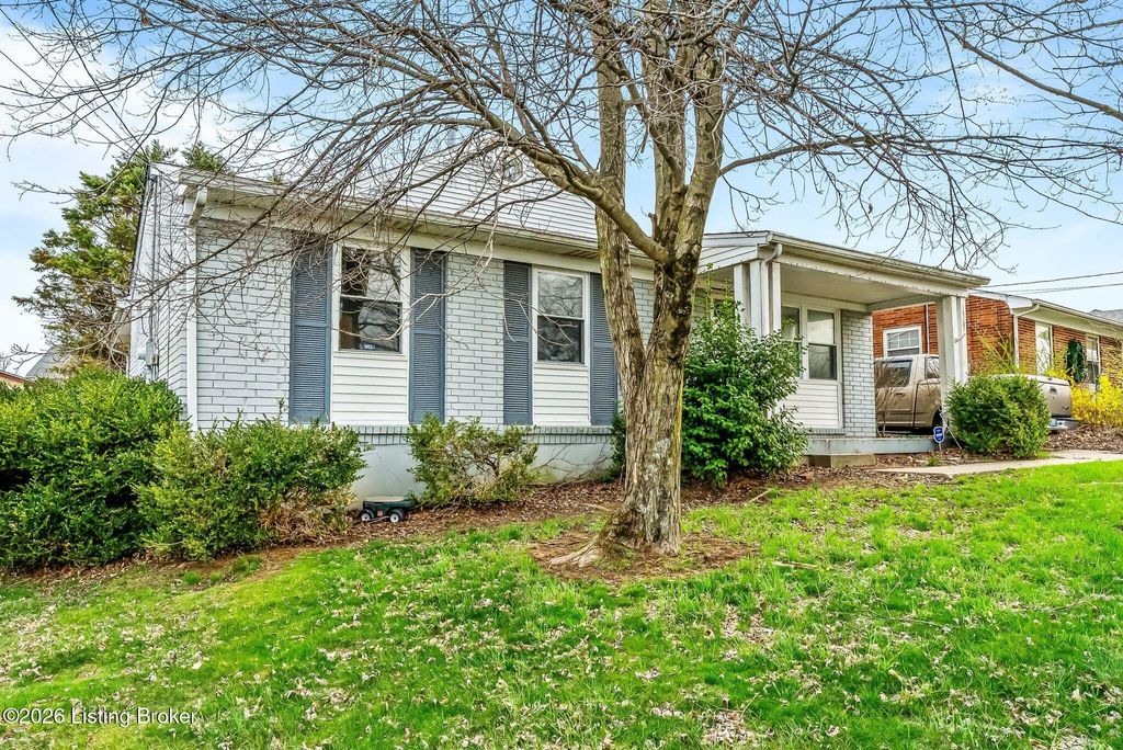 Photo of 10107 McNeely Lake Dr, Louisville, KY 40229 (MLS # 1711609)