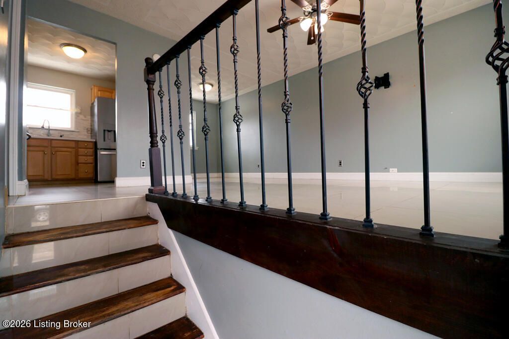 Photo of 5202 Green Cove Cir, Louisville, KY 40218 (MLS # 1710033)