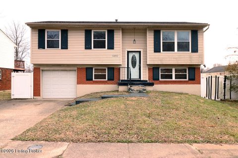 Photo of 5202 Green Cove Cir, Louisville, KY 40218 (MLS # 1710033)