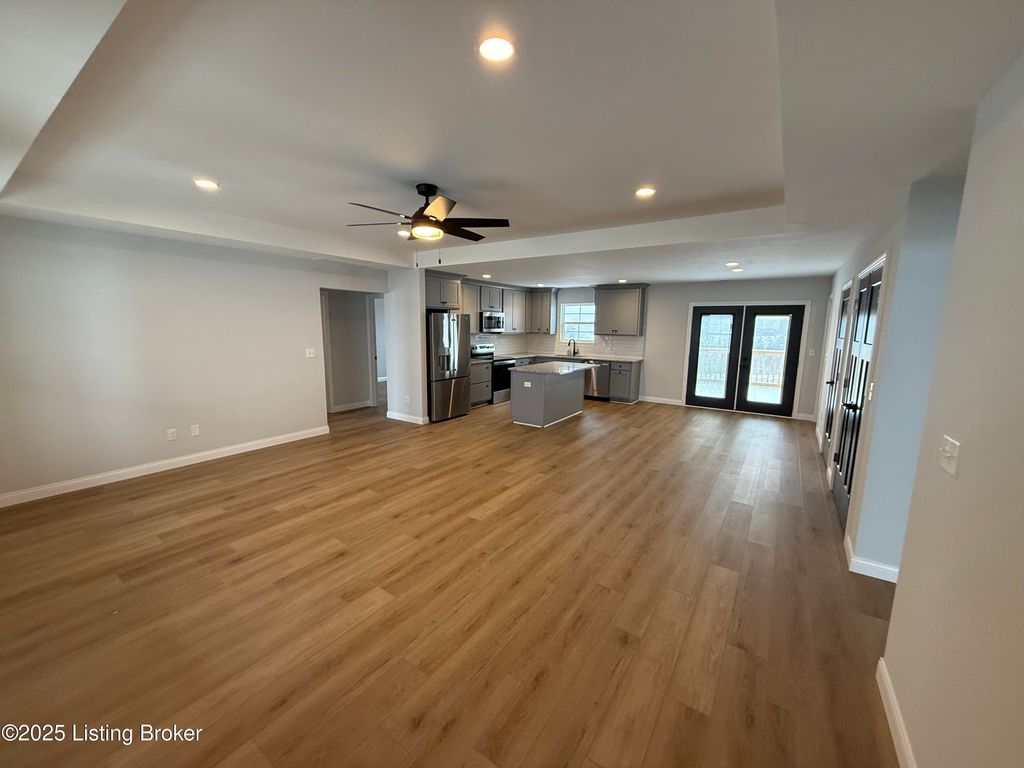 Photo of 109 Cassidy Dr, Taylorsville, KY 40071 (MLS # 1704337)