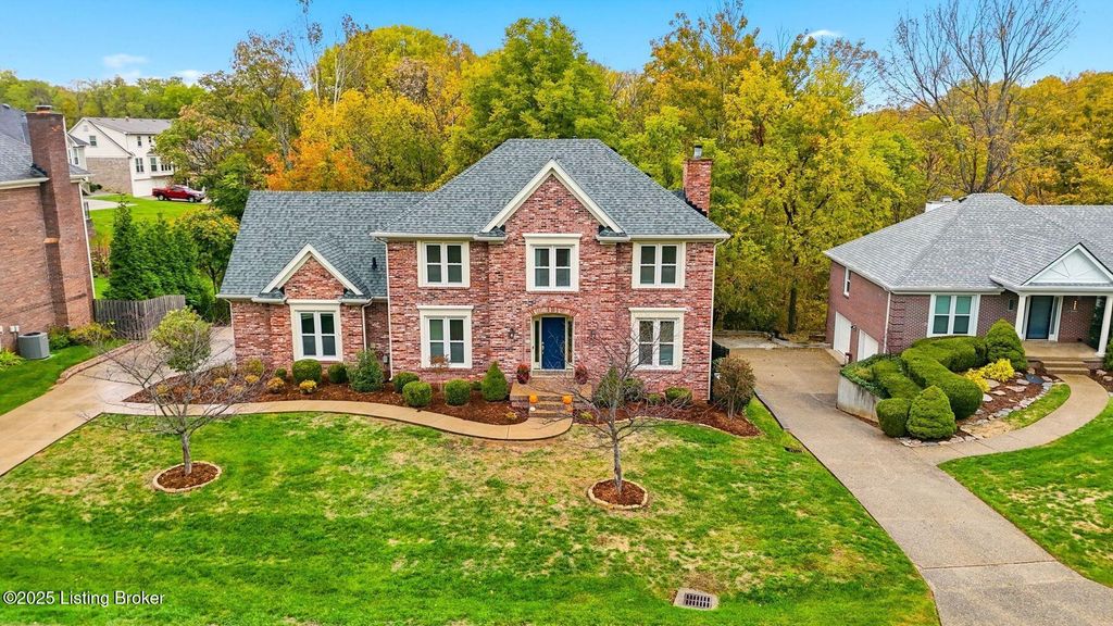 Photo of 7811 Cliffs Edge Ct, Louisville, KY 40241 (MLS # 1701986)