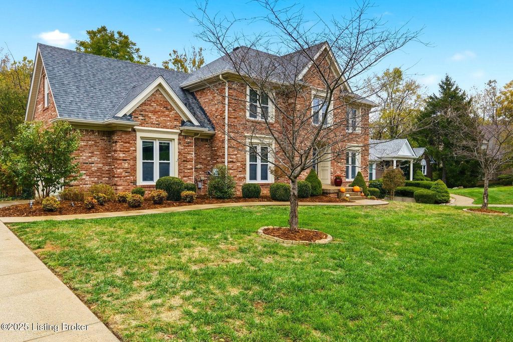 Photo of 7811 Cliffs Edge Ct, Louisville, KY 40241 (MLS # 1701986)