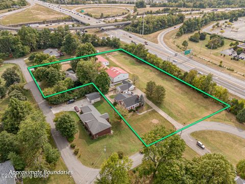 Photo of 4626 Glen Rose Rd, Louisville, KY 40229 (MLS # 1700815)