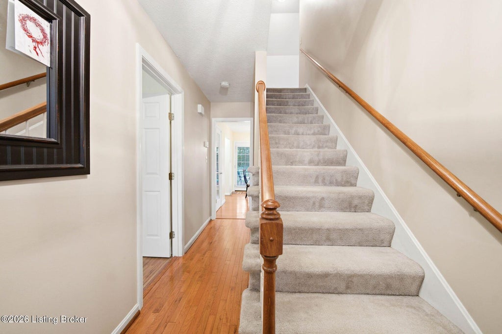 Photo of 3521 Westwood Farms Dr, Louisville, KY 40220 (MLS # 1729032)