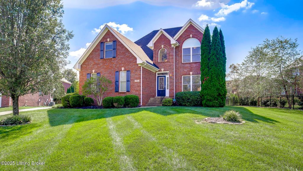 Photo of 4704 Holly Forest Ct, Louisville, KY 40245 (MLS # 1700636)