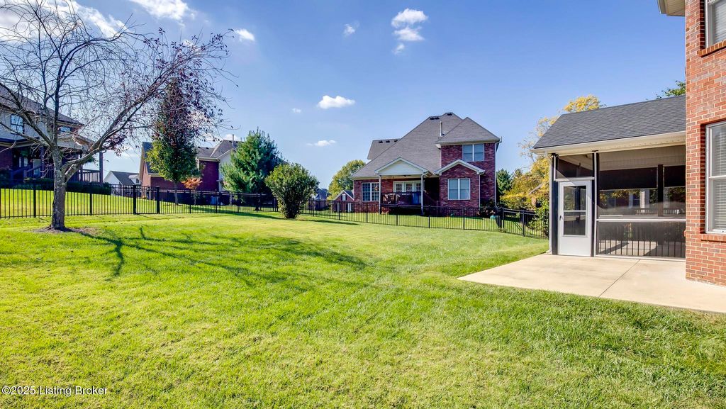 Photo of 4704 Holly Forest Ct, Louisville, KY 40245 (MLS # 1700636)