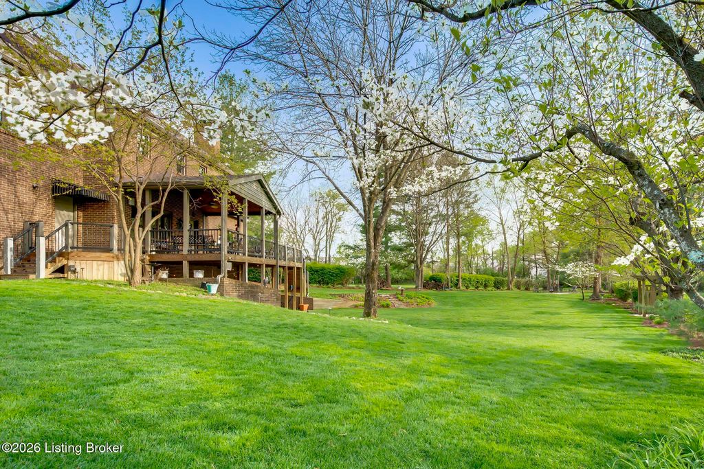 Photo of 3116 Ridgemoor Ct, Prospect, KY 40059 (MLS # 1714517)