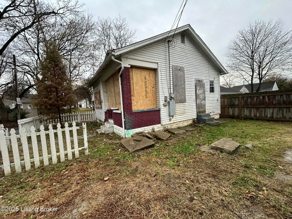 Photo of 3440 Lester Ave, Louisville, KY 40215 (MLS # 1703807)