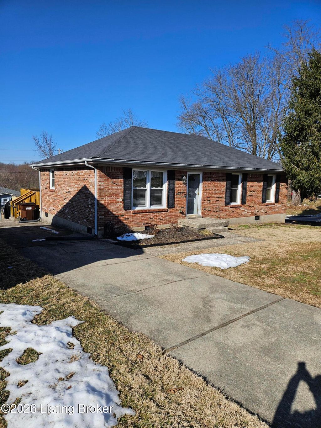 Photo of 10 Cove Rd, Shelbyville, KY 40065 (MLS # 1709033)