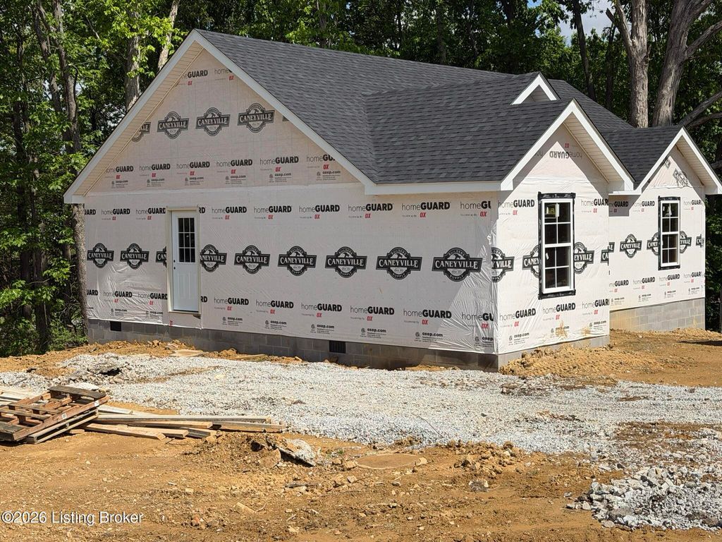 Photo of 1614 Parkview Dr, Leitchfield, KY 42754 (MLS # 1715305)