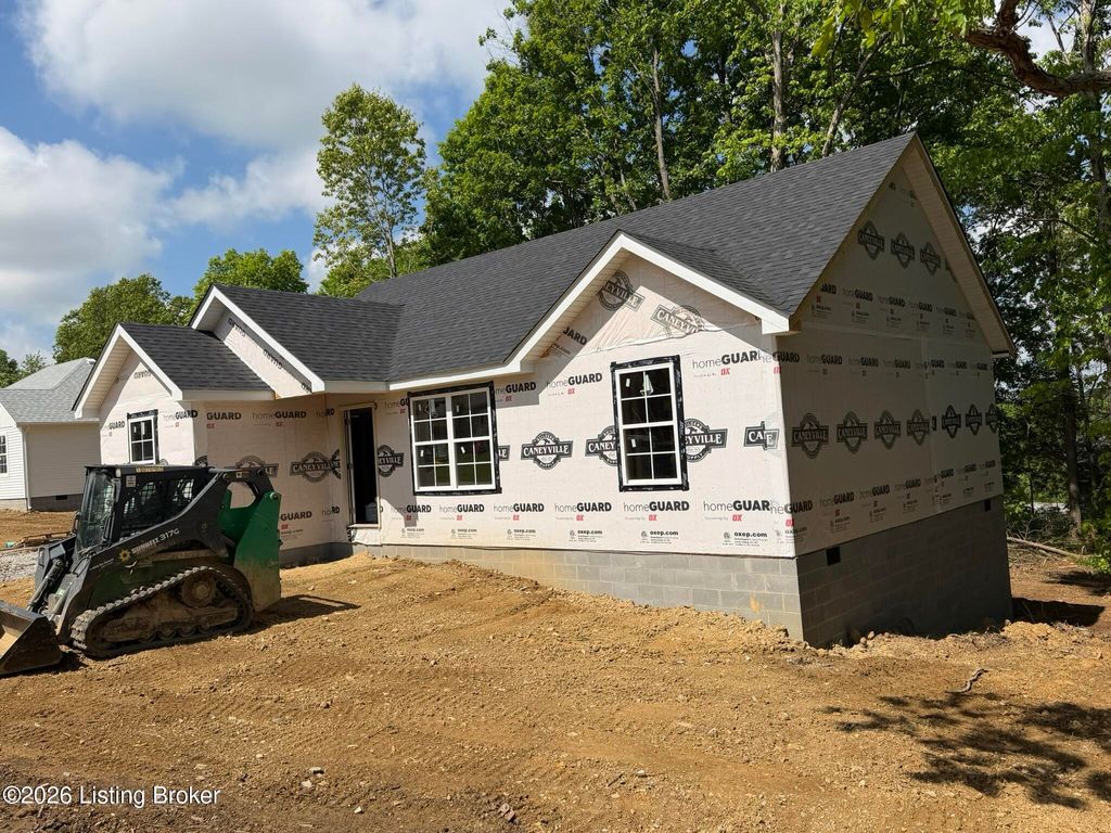 Photo of 1614 Parkview Dr, Leitchfield, KY 42754 (MLS # 1715305)