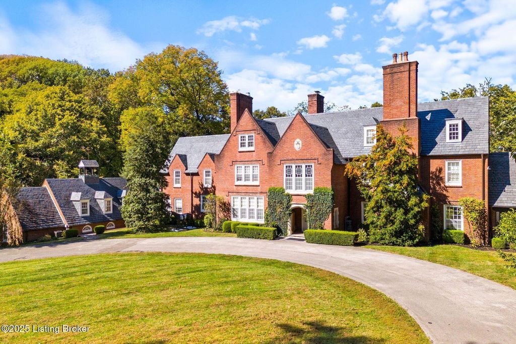 Photo of 3740 Upper River Rd, Louisville, KY 40207 (MLS # 1684177)