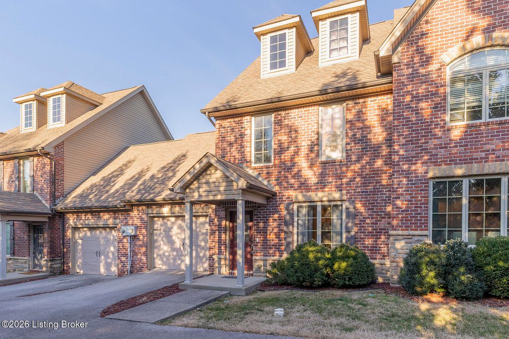 Photo of 2534 Charlestown Rd #UNIT 25, New Albany, IN 47150 (MLS # 1707766)