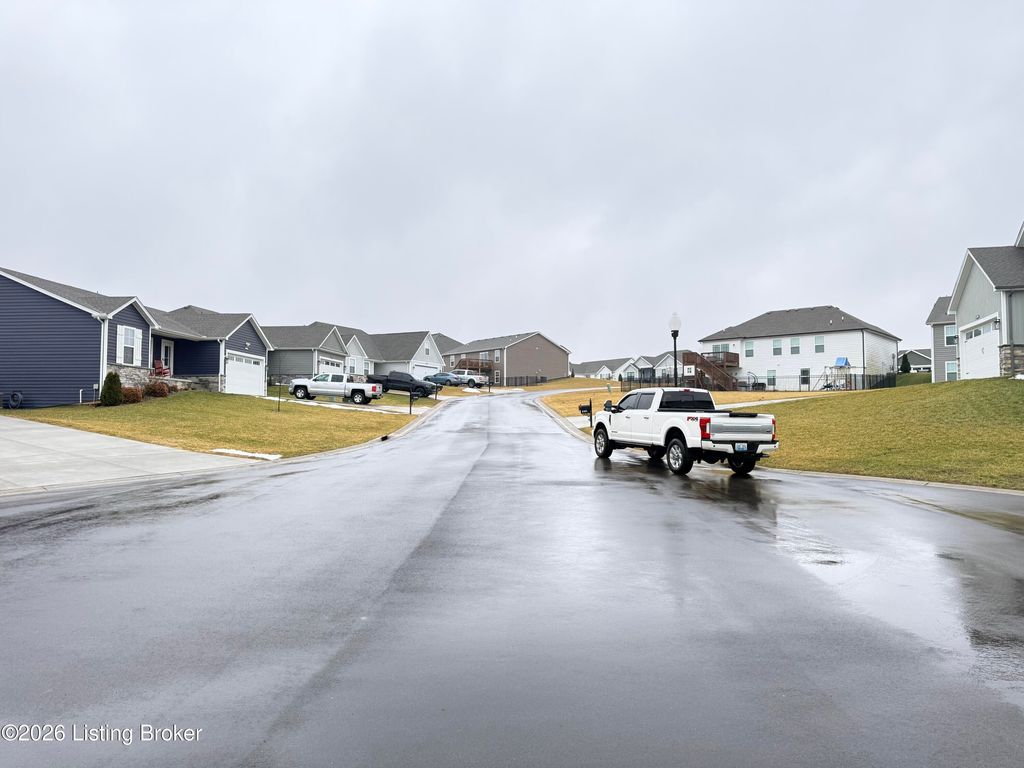 Photo of 6311 Larkgrove Dr, Louisville, KY 40229 (MLS # 1709084)