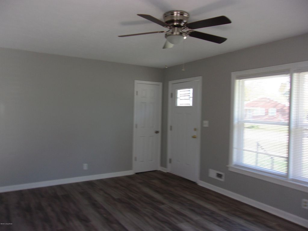 Photo of 4512 Janice Way, Louisville, KY 40216 (MLS # 1707772)