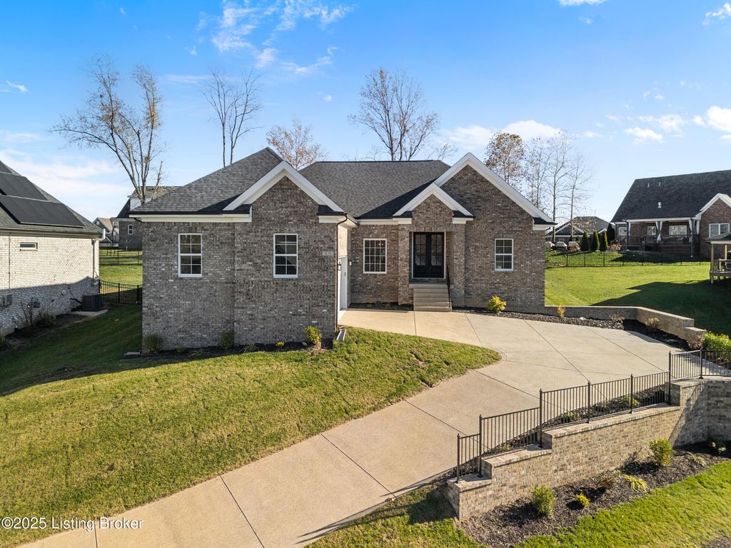 Photo of 1630 Harmony Pointe Cir, Prospect, KY 40059 (MLS # 1700461)