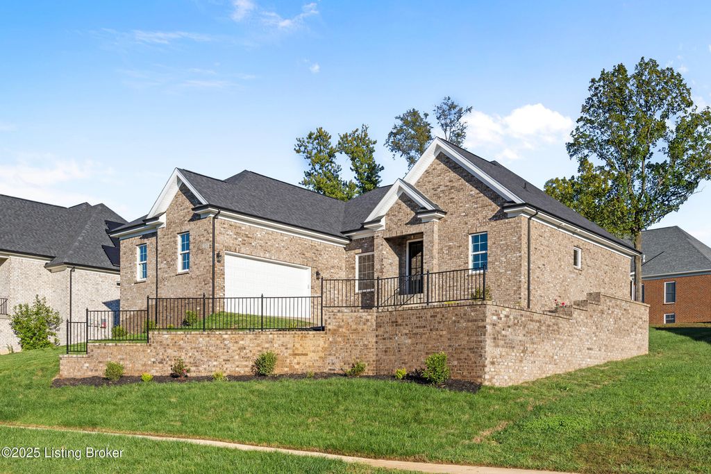Photo of 1630 Harmony Pointe Cir, Prospect, KY 40059 (MLS # 1700461)