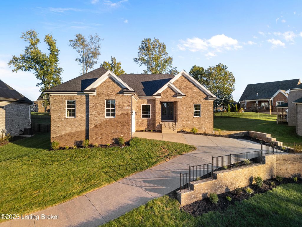 Photo of 1630 Harmony Pointe Cir, Prospect, KY 40059 (MLS # 1700461)