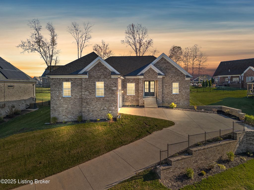 Photo of 1630 Harmony Pointe Cir, Prospect, KY 40059 (MLS # 1700461)