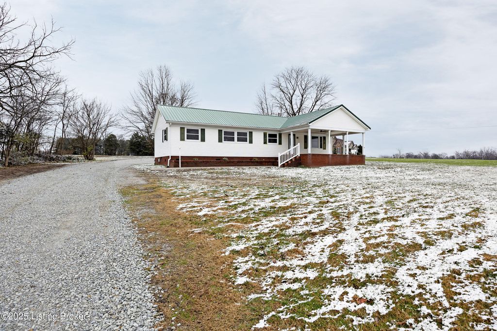 Photo of 2050 Woodlawn Rd, Bardstown, KY 40004 (MLS # 1705051)