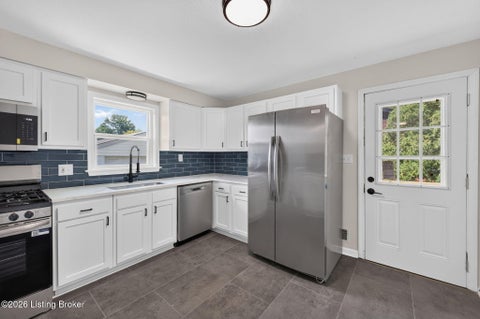 Tiny photo for 2424 Weber Ln, Louisville, KY 40216 (MLS # 1730985)