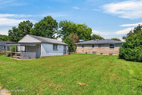 Tiny photo for 2424 Weber Ln, Louisville, KY 40216 (MLS # 1730985)