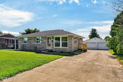 Photo of 2424 Weber Ln, Louisville, KY 40216 (MLS # 1730985)