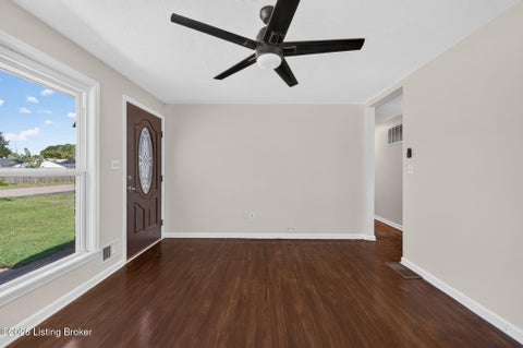 Tiny photo for 2424 Weber Ln, Louisville, KY 40216 (MLS # 1730985)