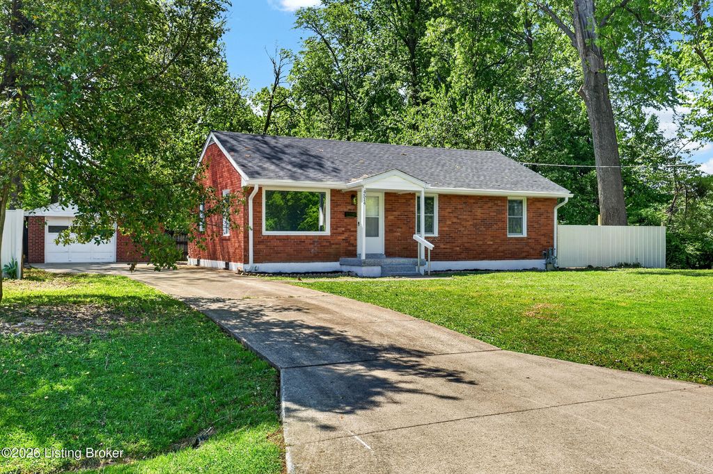 Photo of 4514 Gordon Rd, Louisville, KY 40219 (MLS # 1714964)