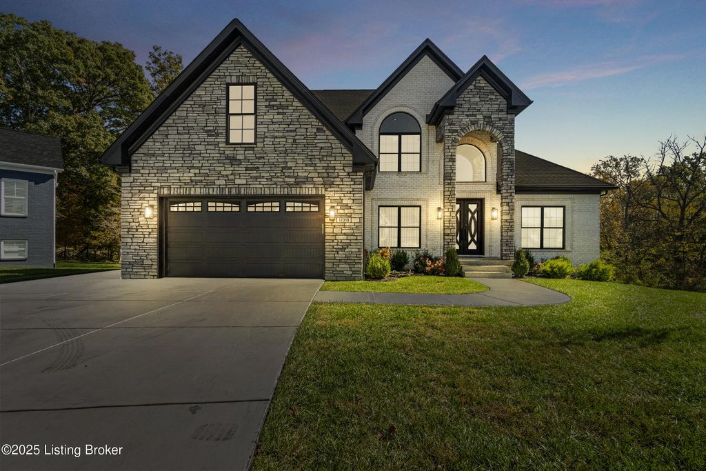 Photo of 12319 Vanherr Dr, Louisville, KY 40299 (MLS # 1710138)