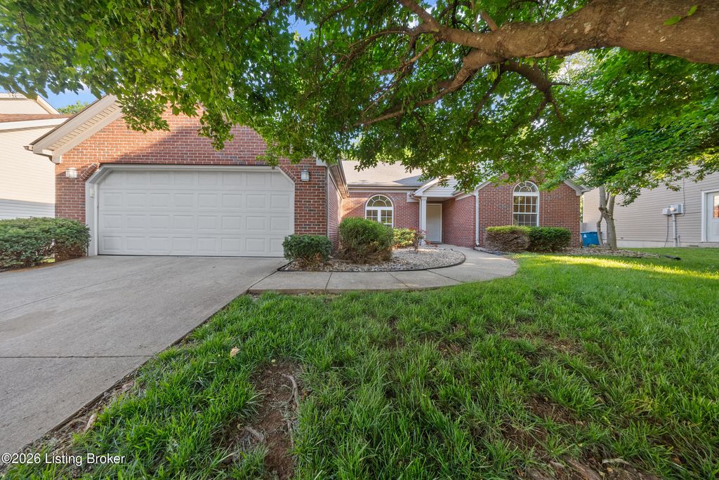 Photo of 5123 Craigs Creek Dr, Louisville, KY 40241 (MLS # 1717829)