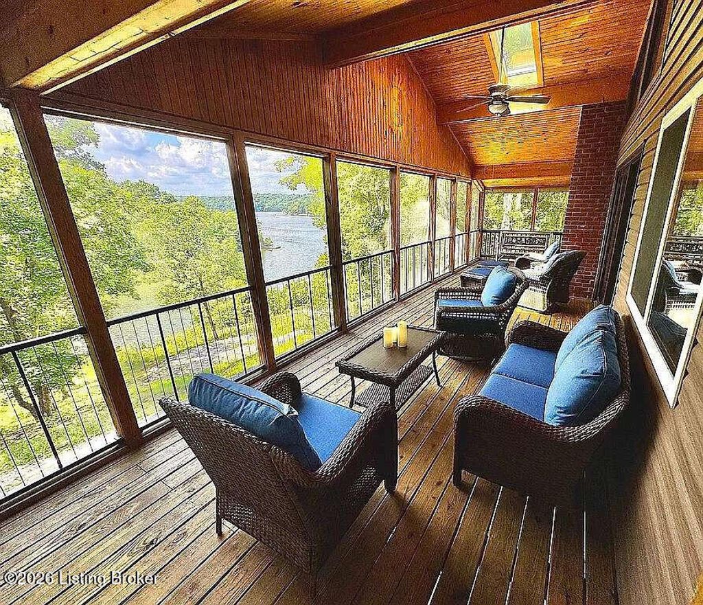 Photo of 73 Hawthorne Ct, Brandenburg, KY 40108 (MLS # 1711736)