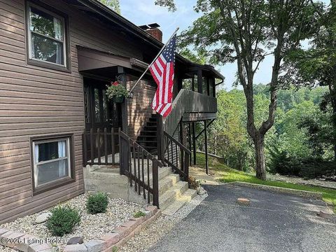 Photo of 73 Hawthorne Ct, Brandenburg, KY 40108 (MLS # 1711736)