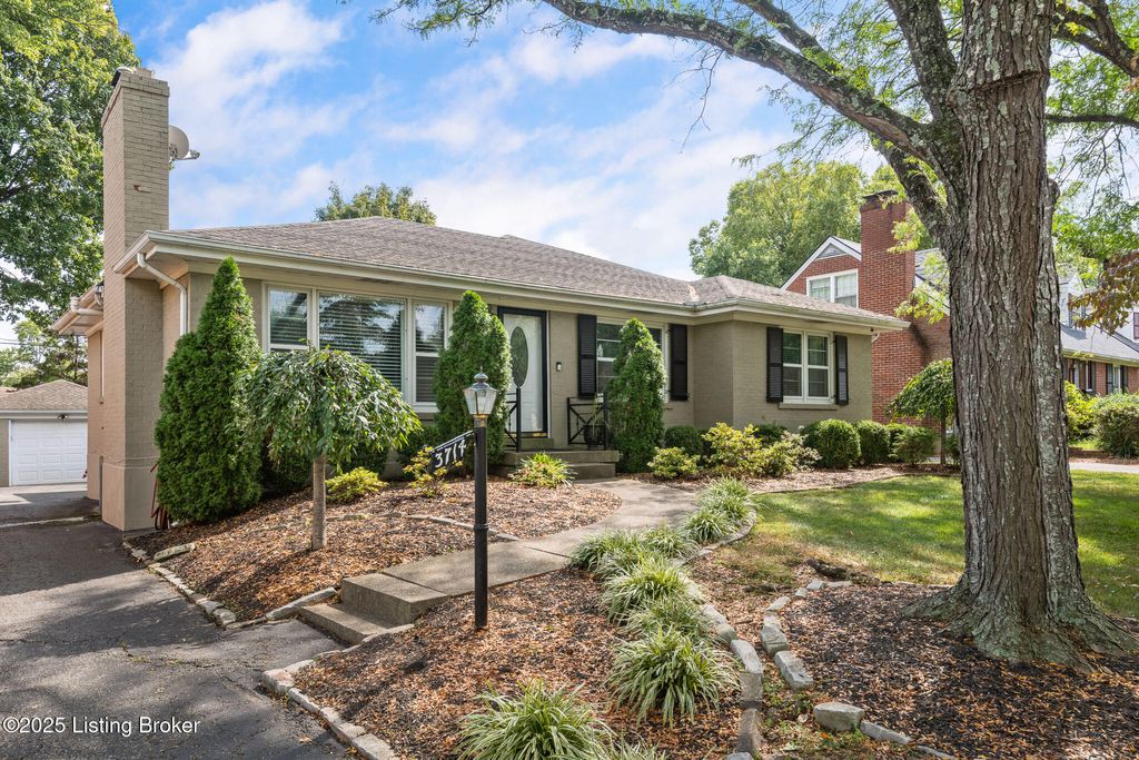 Photo of 3714 Hillsboro Rd, Louisville, KY 40207 (MLS # 1700506)