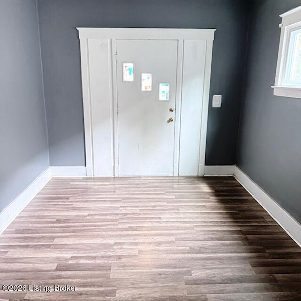 Photo of 820 S 42nd St, Louisville, KY 40211 (MLS # 1716507)