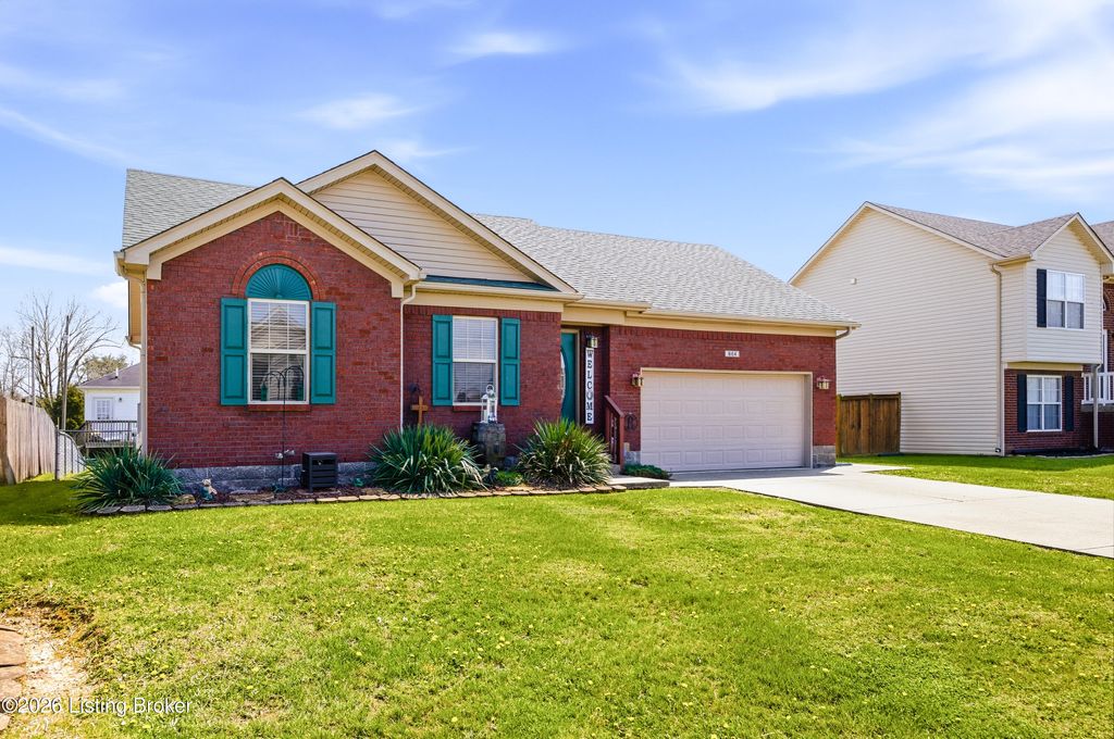 Photo of 664 Oak Grove Blvd, Shepherdsville, KY 40165 (MLS # 1713109)